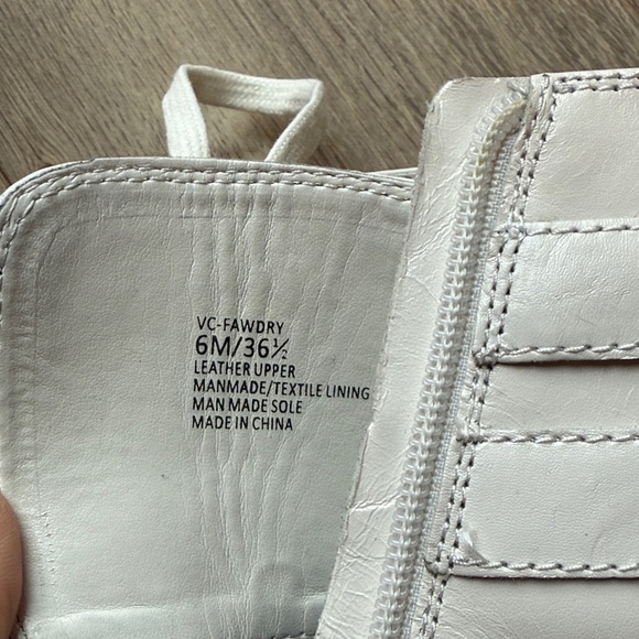 VINCE CAMUTO FAWDRY Booties White Cream Leather Zip Up Combat Boots - Picture 2 of 4